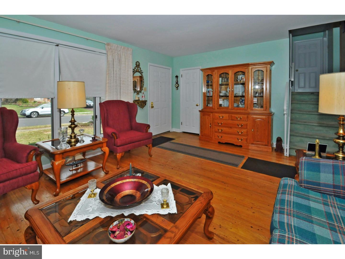 1332 Partridge Road Abington, PA 19001 - Photo 4 of 25 Living Room