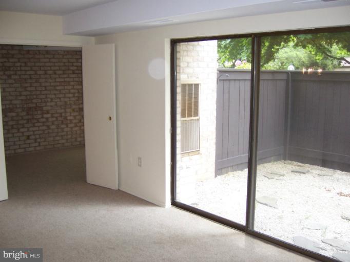 10004 Stedwick Road, Unit 104 Gaithersburg, MD 20886 - Photo 12 of 17 Living Room