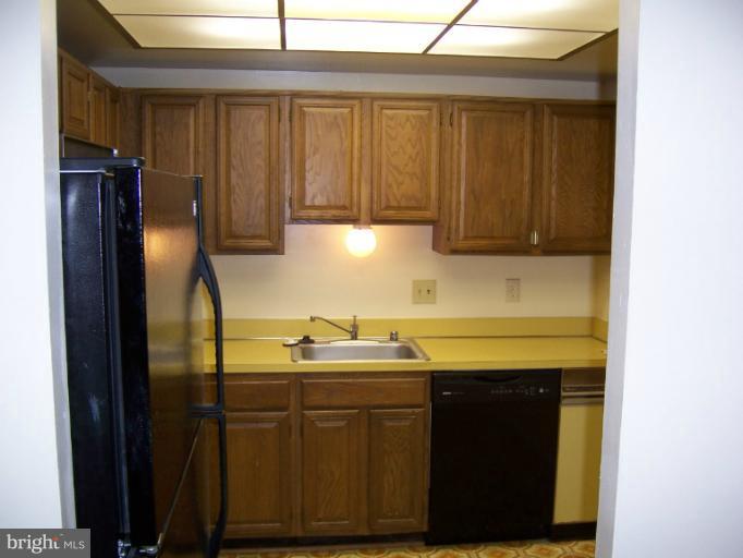 10004 Stedwick Road, Unit 104 Gaithersburg, MD 20886 - Photo 7 of 17 Kitchen