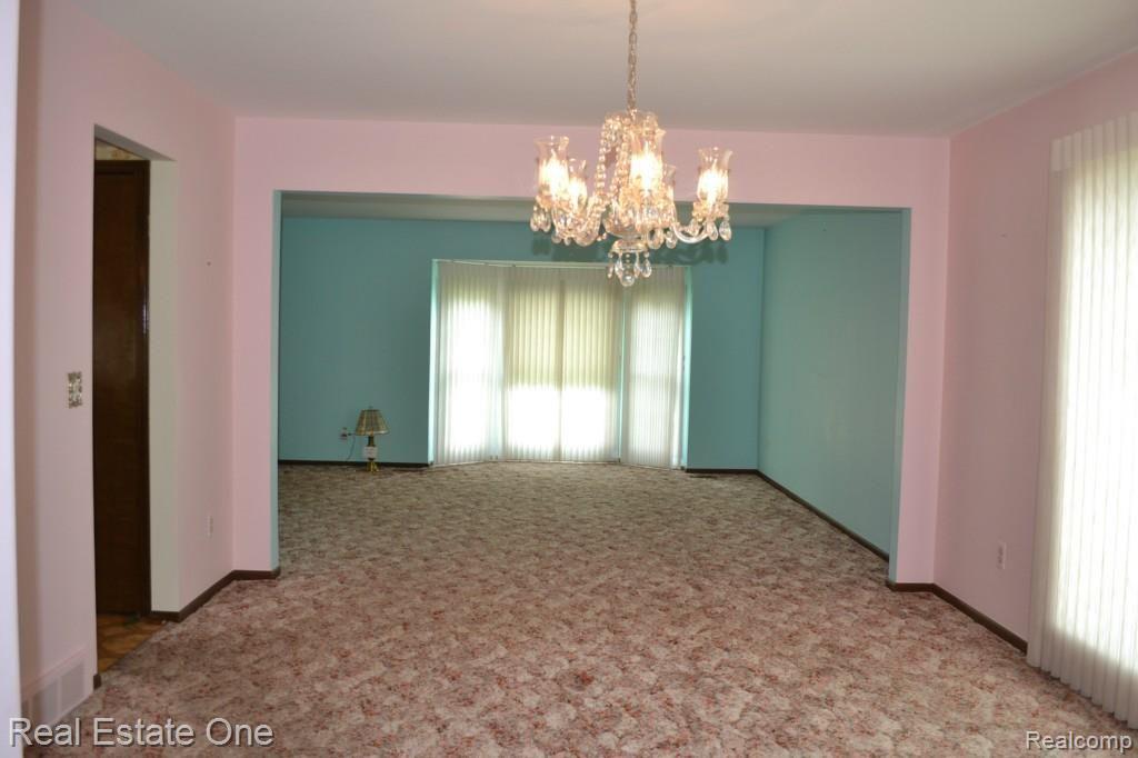 419 Lake Forest Road Rochester, MI 48309 - Photo 21 of 99 Dining Room / Living Room