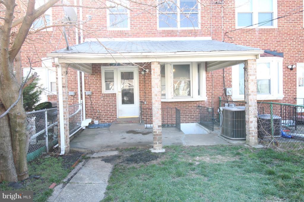 7208 Stratton Way Baltimore, MD 21224 - Photo 22 of 22 Exterior (Rear)