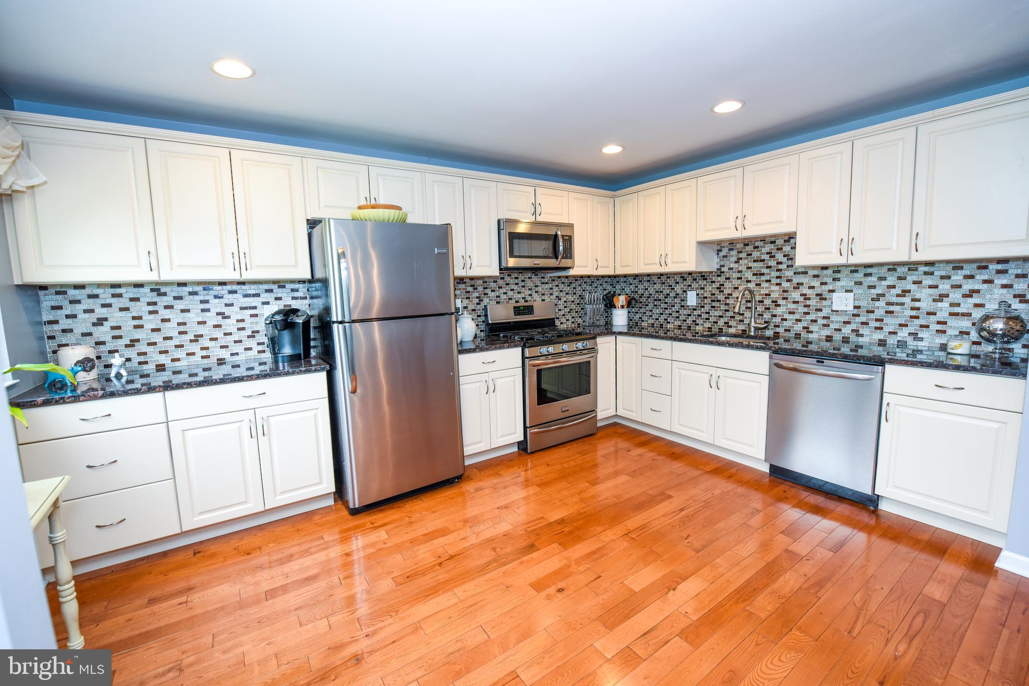 12720 Hollins Road Philadelphia, PA 19154 - Photo 2 of 30 Kitchen