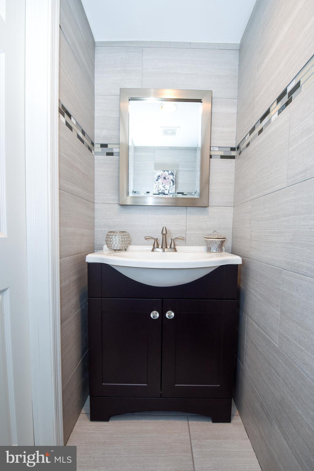12720 Hollins Road Philadelphia, PA 19154 - Photo 12 of 30 1st Floor Half Bath