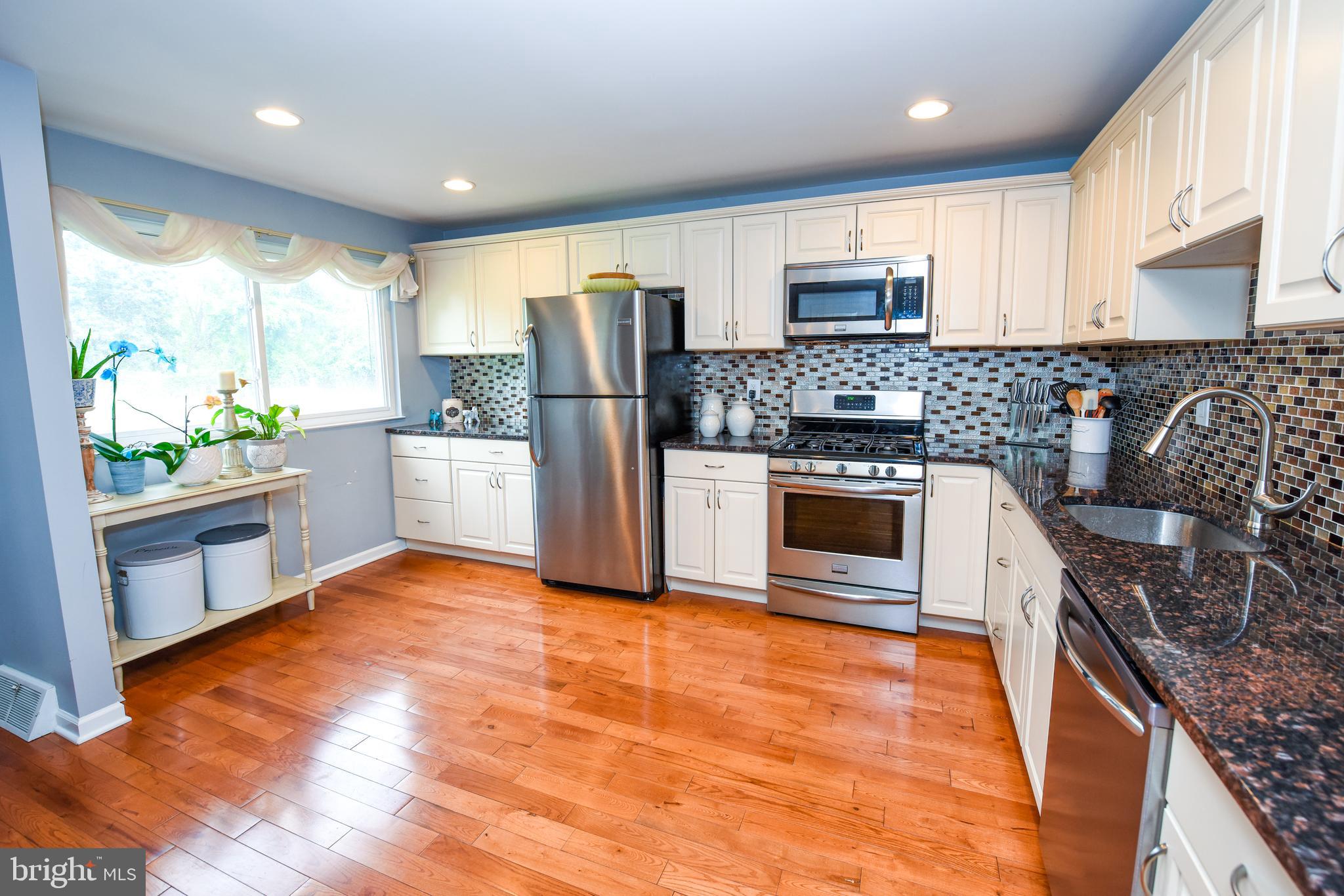 12720 Hollins Road Philadelphia, PA 19154 - Photo 3 of 30 Kitchen