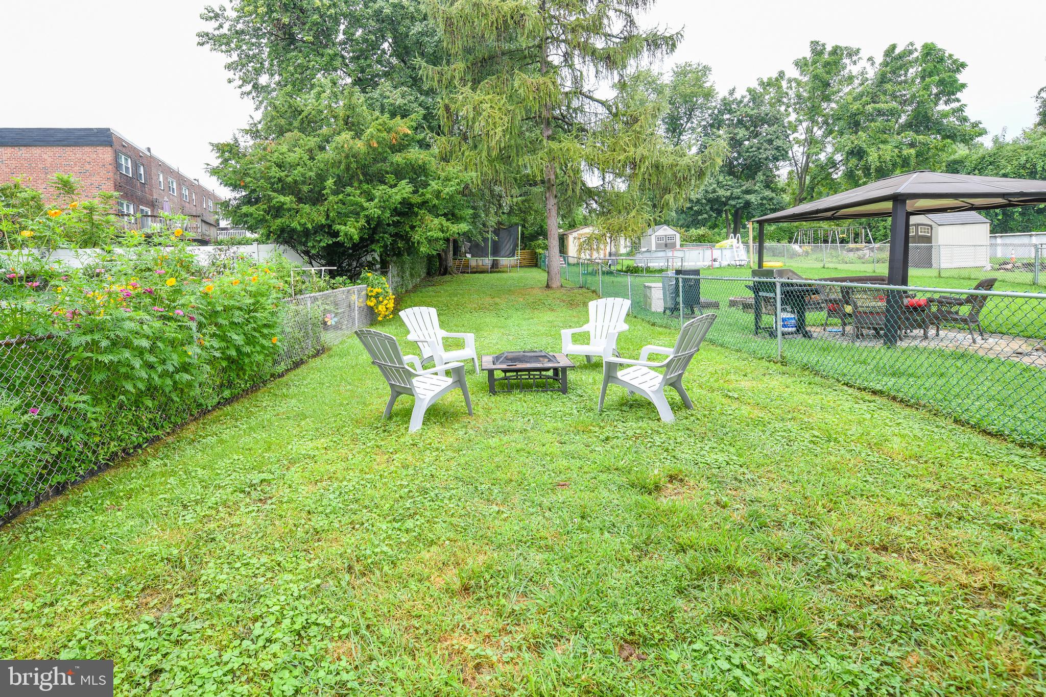 12720 Hollins Road Philadelphia, PA 19154 - Photo 29 of 30 Backyard