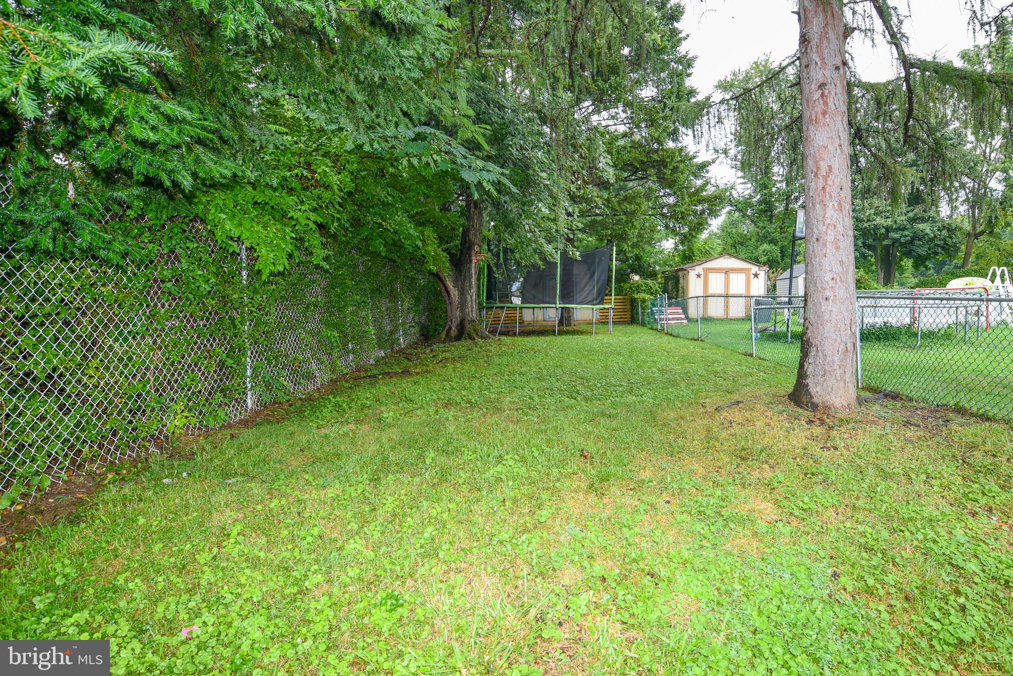 12720 Hollins Road Philadelphia, PA 19154 - Photo 30 of 30 Backyard