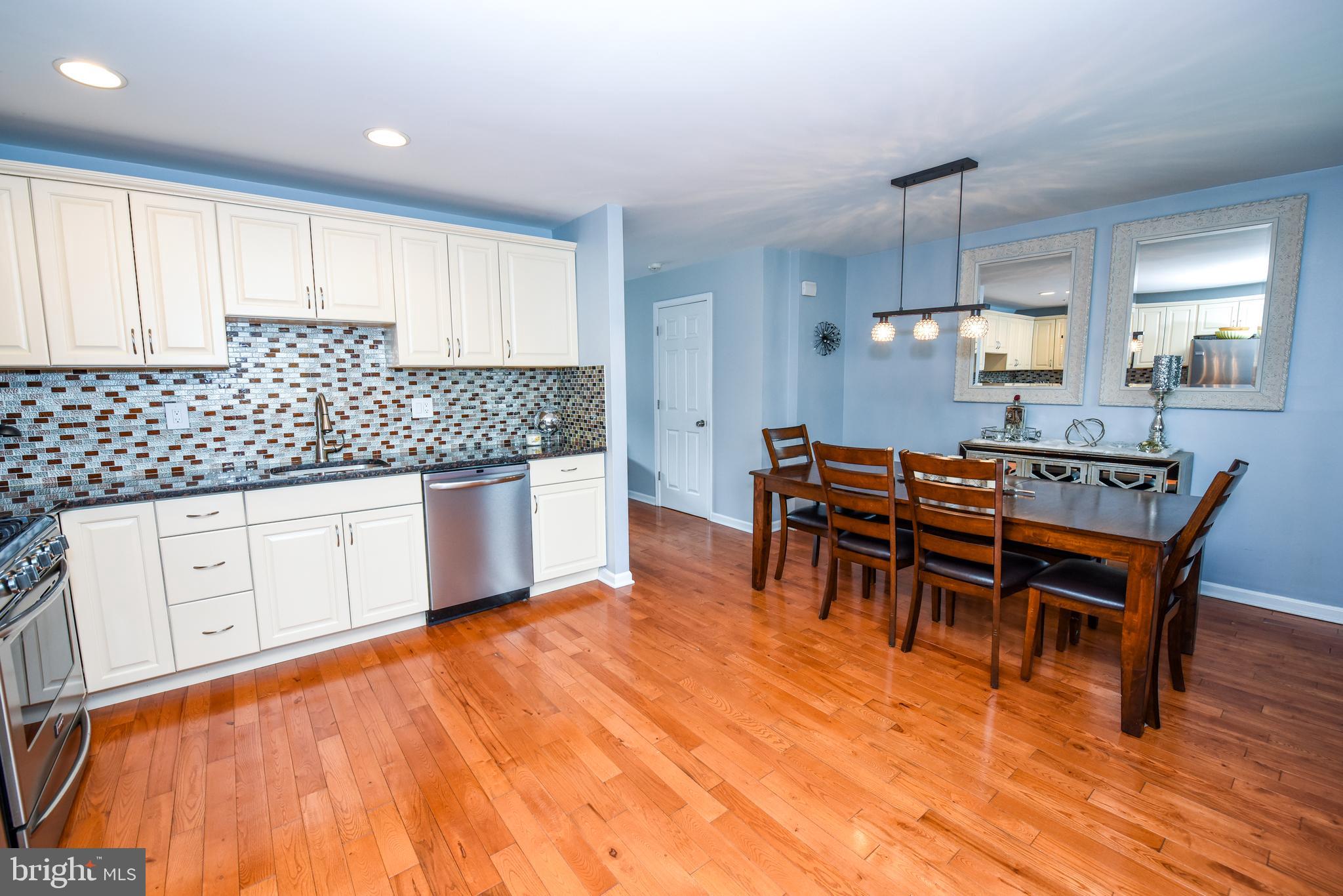 12720 Hollins Road Philadelphia, PA 19154 - Photo 4 of 30 Kitchen/Dining