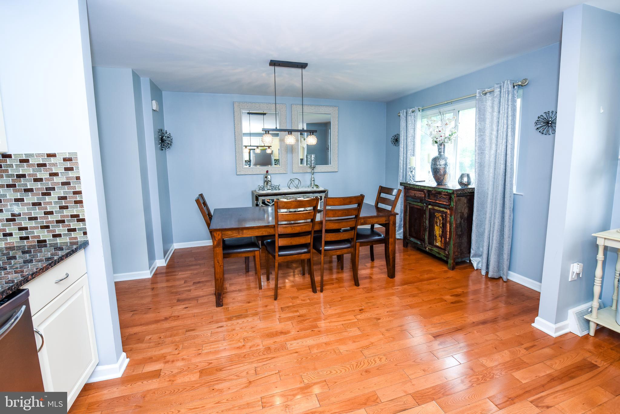 12720 Hollins Road Philadelphia, PA 19154 - Photo 6 of 30 Kitchen/Dining