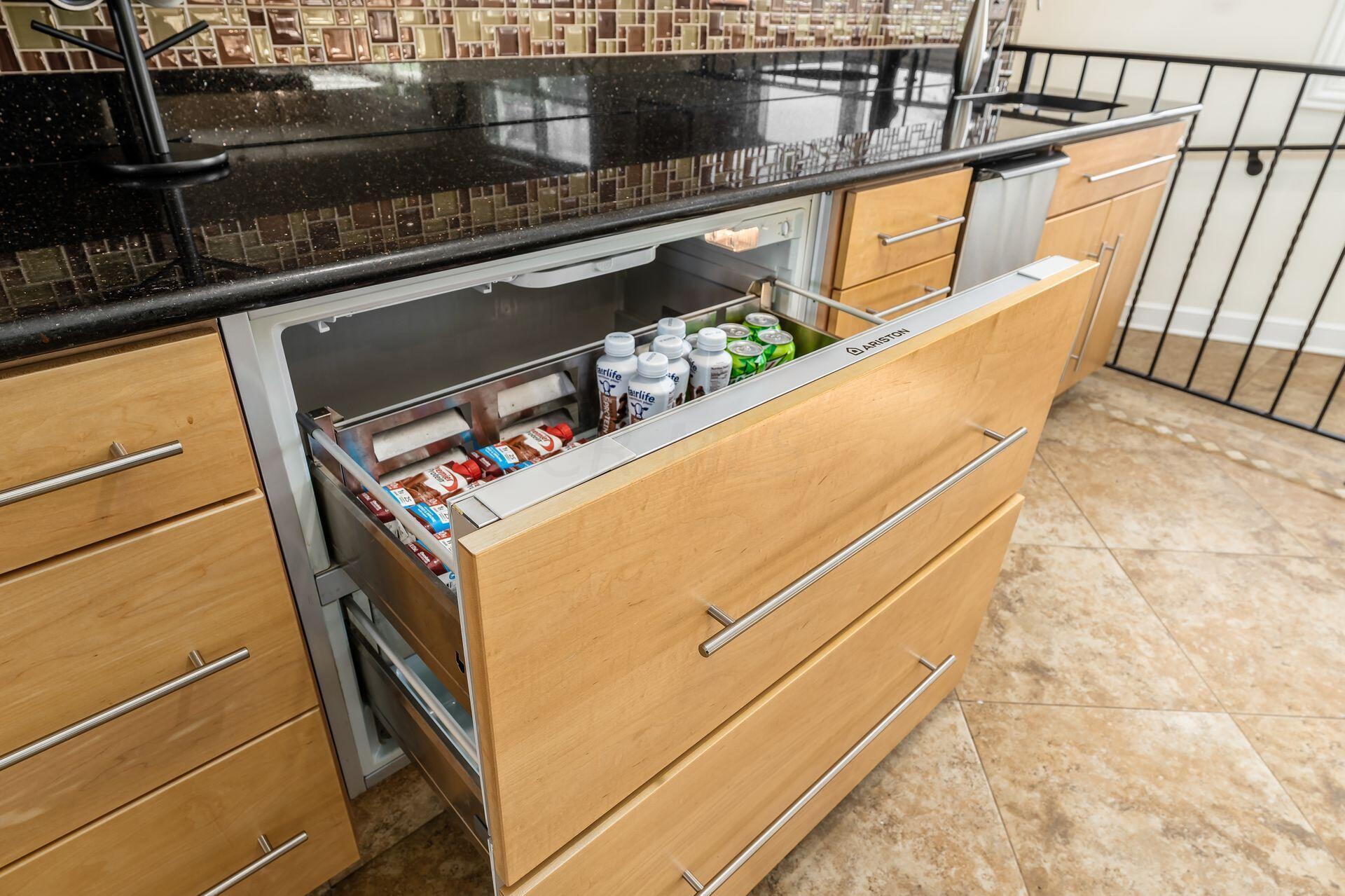 6772 Concord Road Delaware, OH 43015 - Photo 27 of 80 Refrigerator Drawers