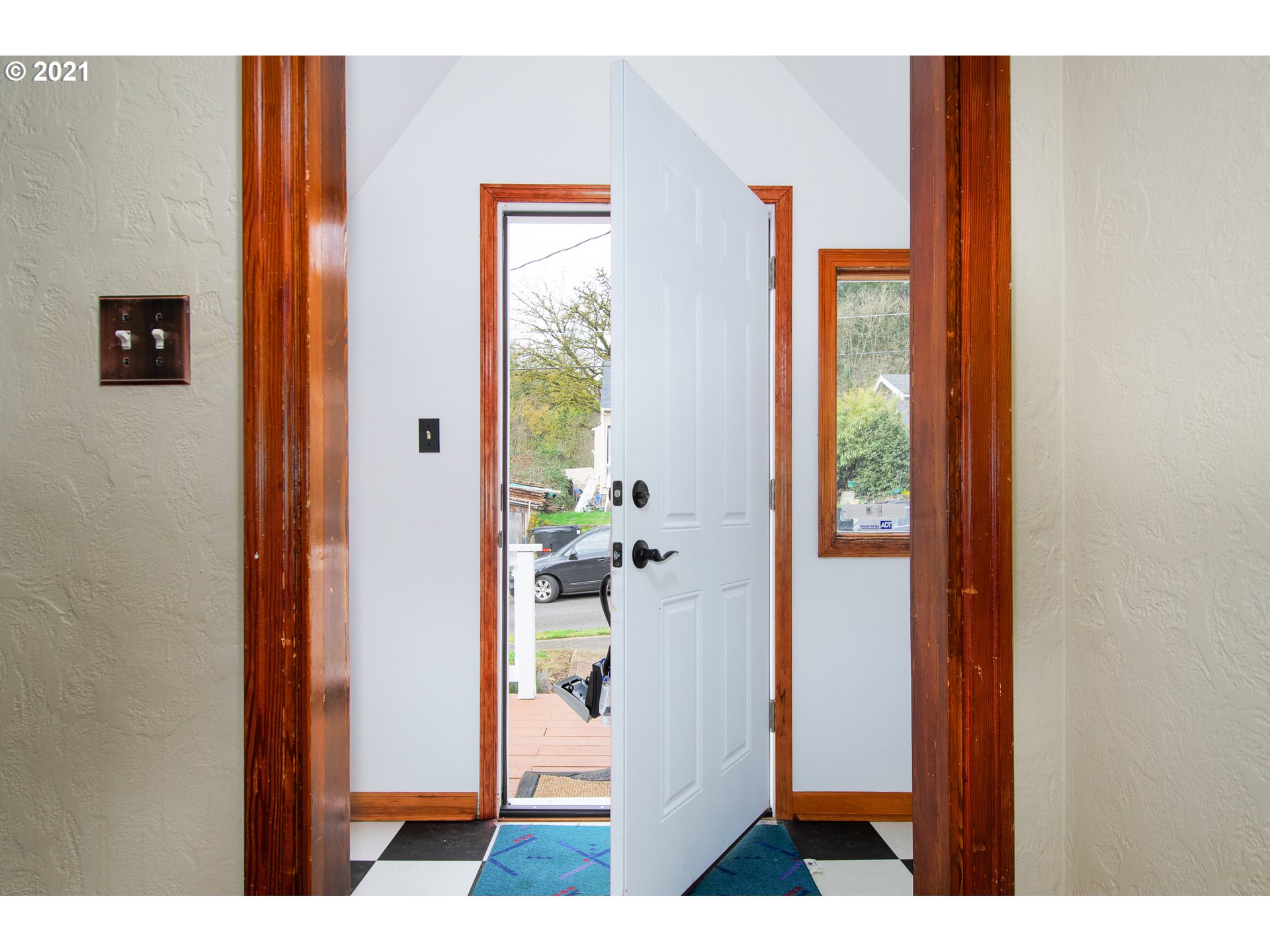 1224 Northwest Drake Way Camas, WA 98607 - Photo 3 of 27