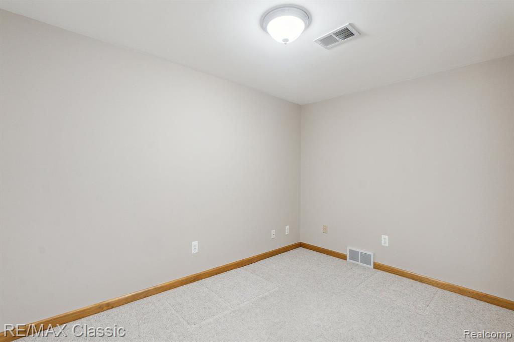 12127 Shaffer Road Davisburg, MI 48350 - Photo 28 of 42