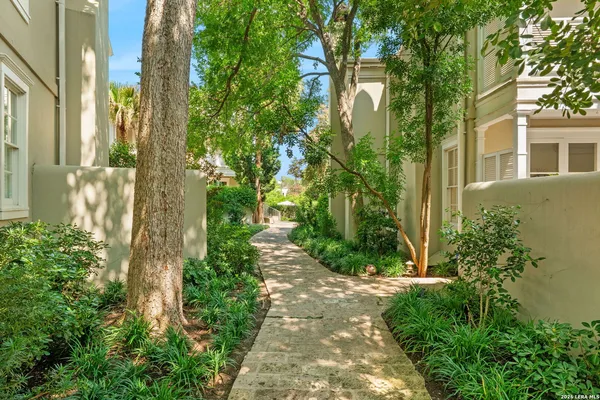 $1,850,000 | 122 Chester Street, Unit 5, San Antonio, TX 78209