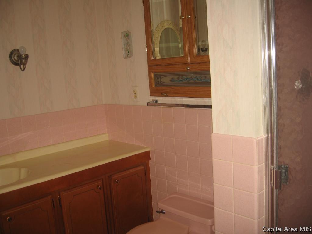2318 Arrowhead Drive Springfield, IL 62702 - Photo 11 of 25 Gallery Image 11
