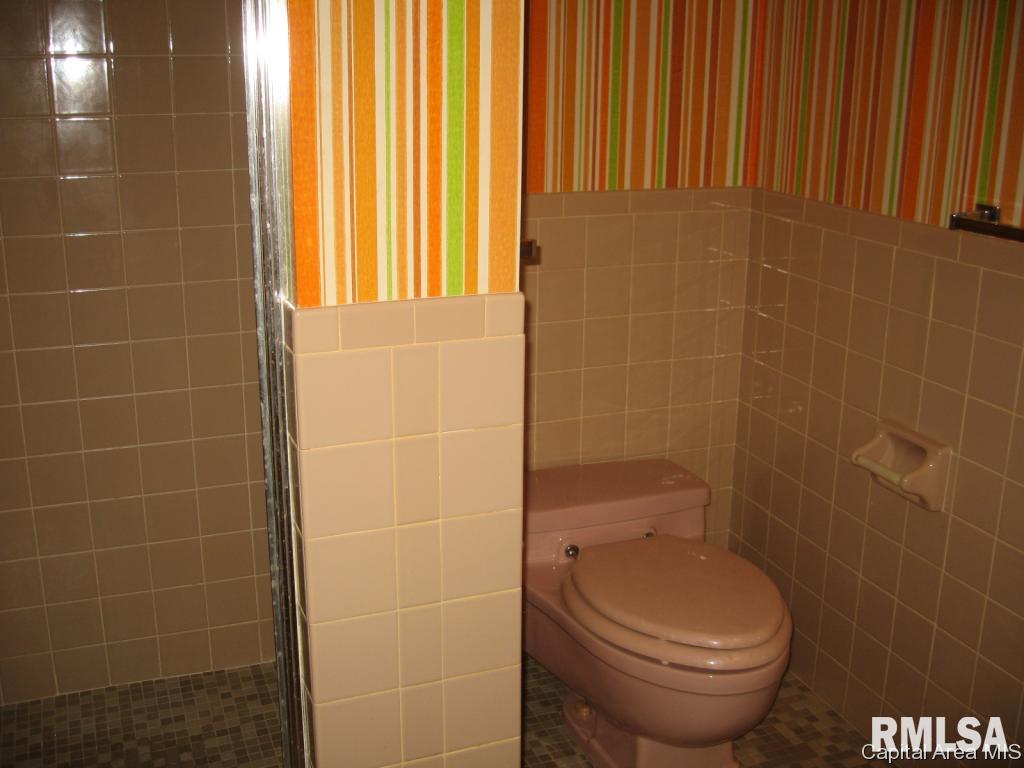 2318 Arrowhead Drive Springfield, IL 62702 - Photo 12 of 25 Gallery Image 12