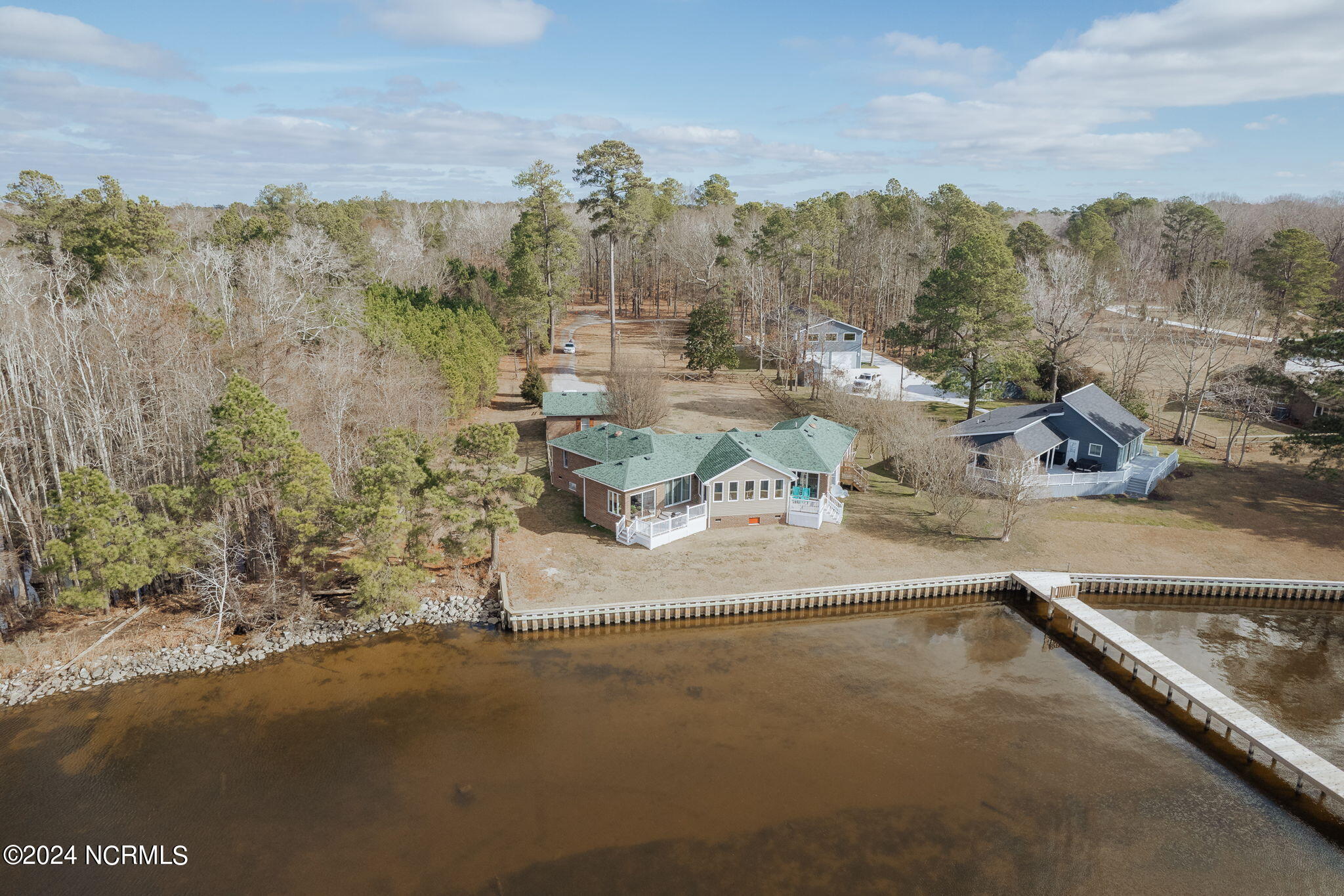 113 West Camp Perry Road Hertford, NC 27944 - Photo 5 of 49 3-web-or-mls-113-w-camp-perry-rd