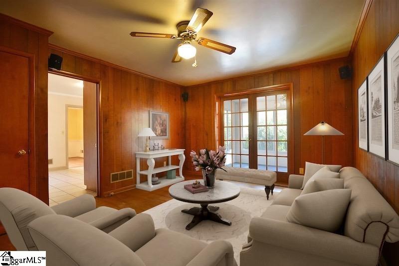 363 Riverside Drive Greenville, SC 29605 - Photo 4 of 50 Virtually Staged