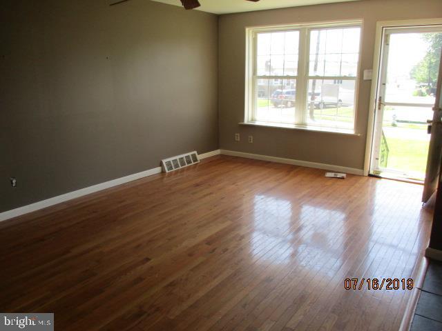 87 Hoffman Road Ridley Park, PA 19078 - Photo 2 of 10 Gallery Image 2