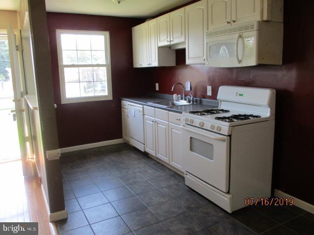 87 Hoffman Road Ridley Park, PA 19078 - Photo 3 of 10 Gallery Image 3