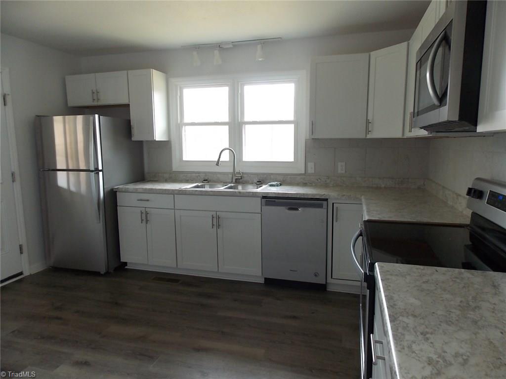 717 Parker Road Mount Airy, NC 27030 - Photo 6 of 11 Gallery Image 6
