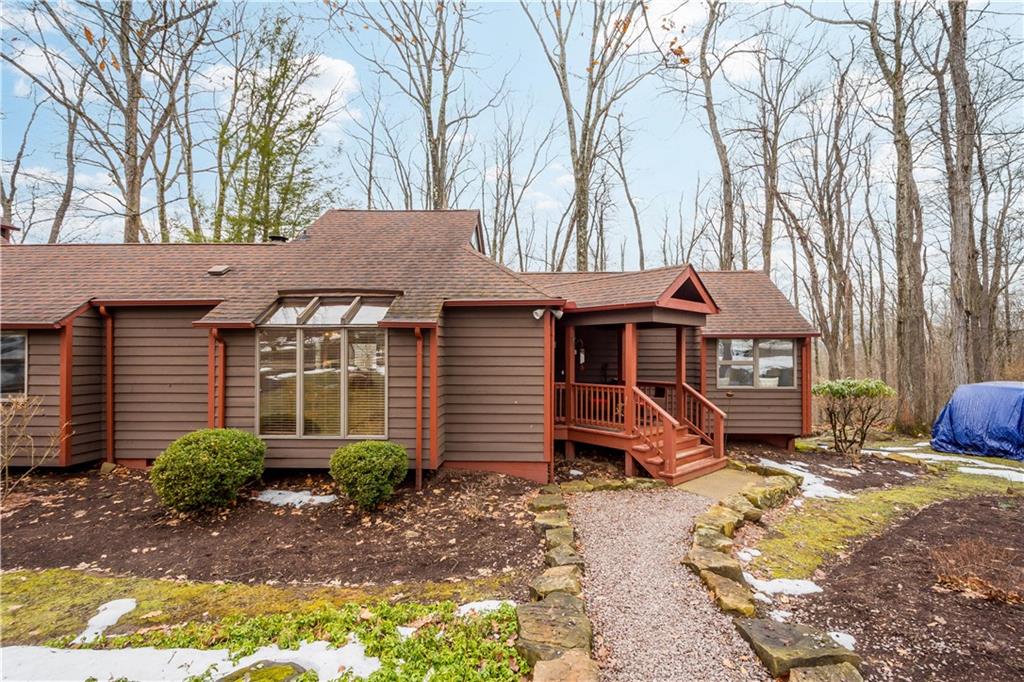 618 The Maples Farmington, PA 15437 - Photo 2 of 38