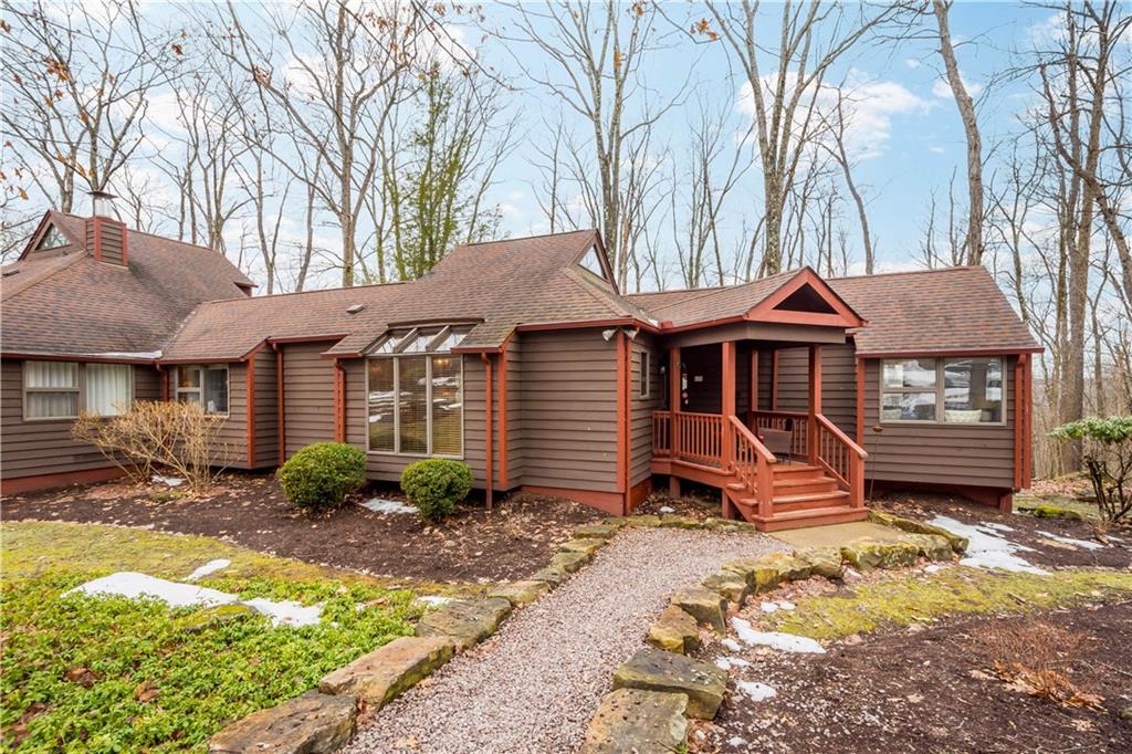 618 The Maples Farmington, PA 15437 - Photo 3 of 38