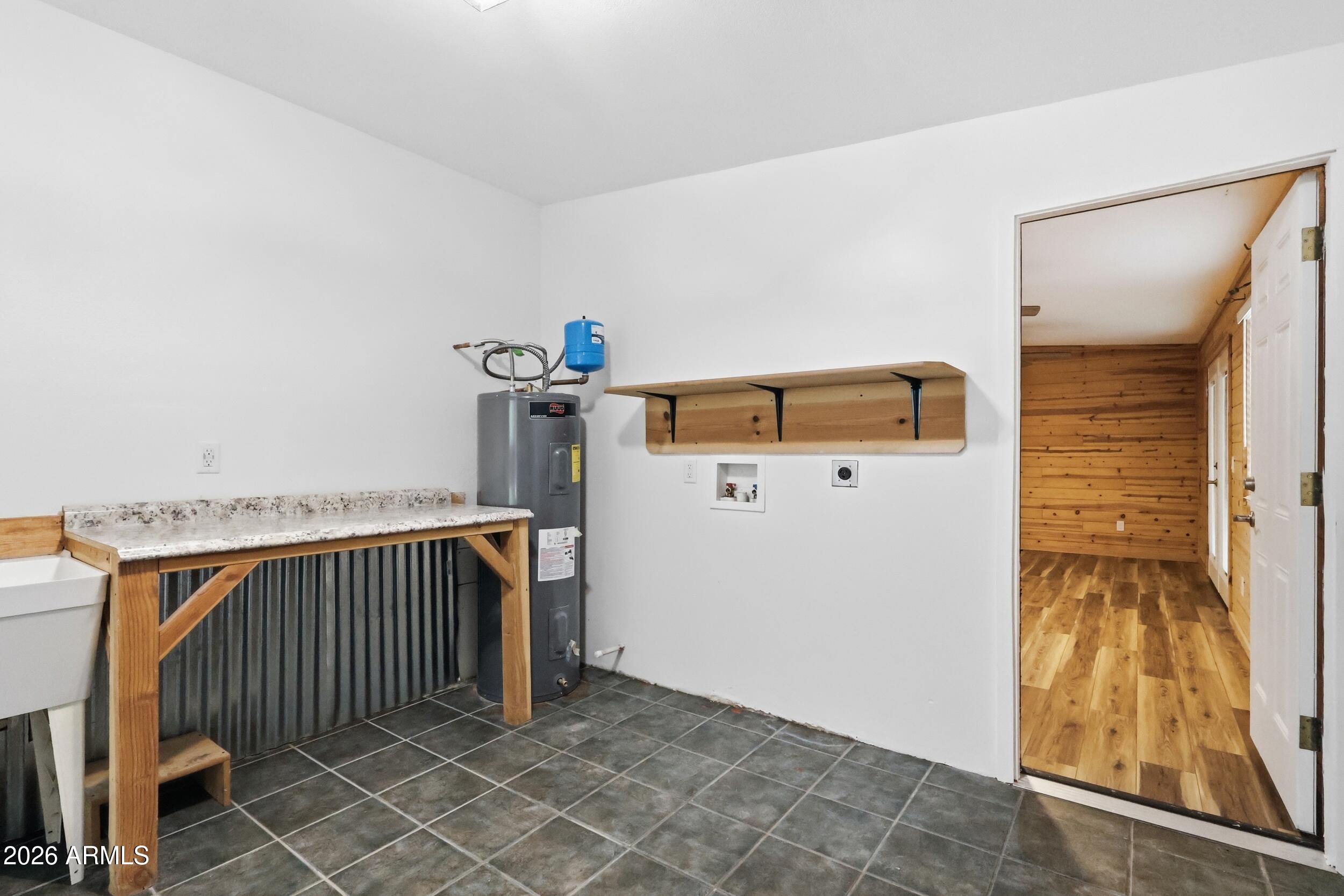 3100 East Rimrock Drive Rimrock, AZ 86335 - Photo 24 of 41 Laundry Room
