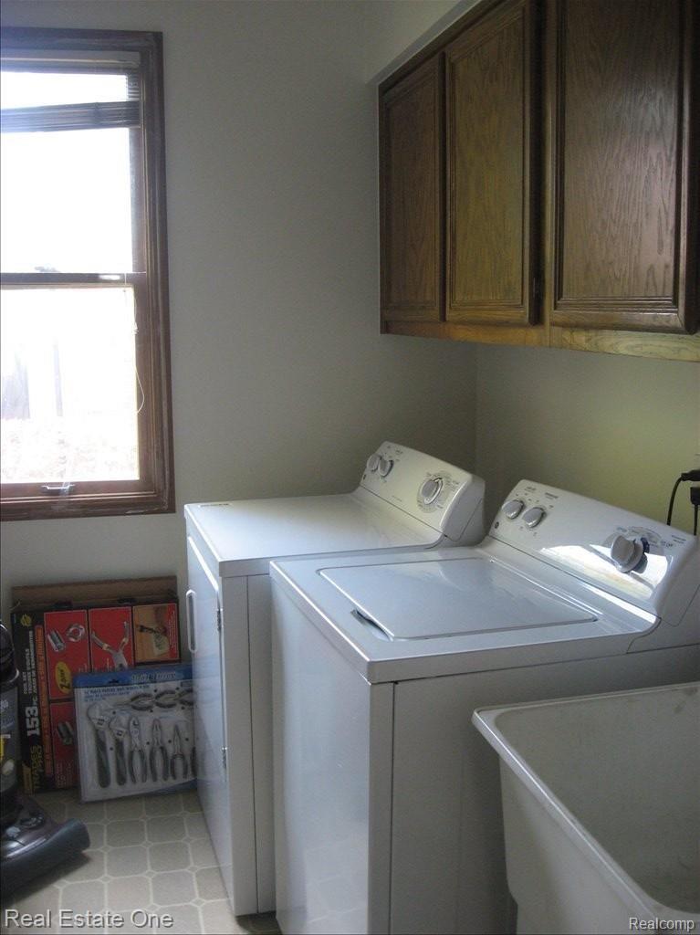 3151 Salem Drive Rochester, MI 48306 - Photo 4 of 19 Laundry RM