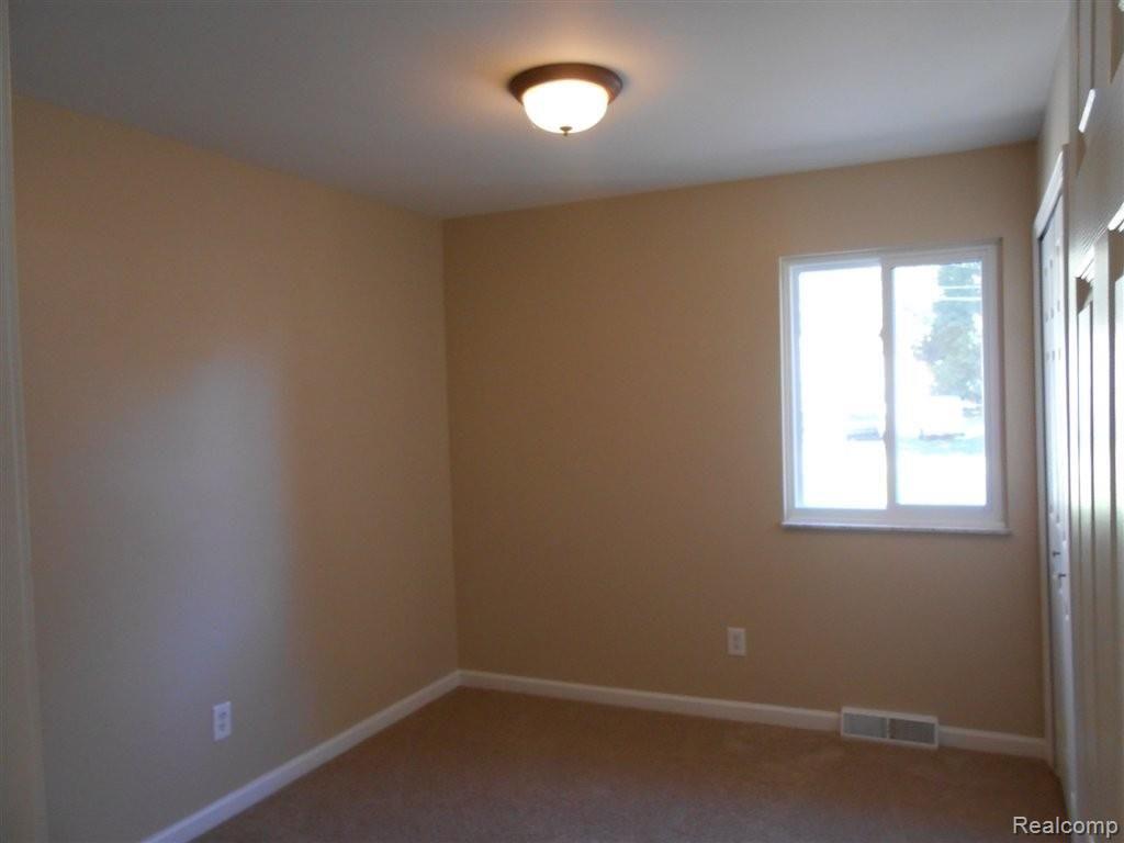 1263 Merry Road Waterford, MI 48328 - Photo 11 of 16 Merry 386.JPG