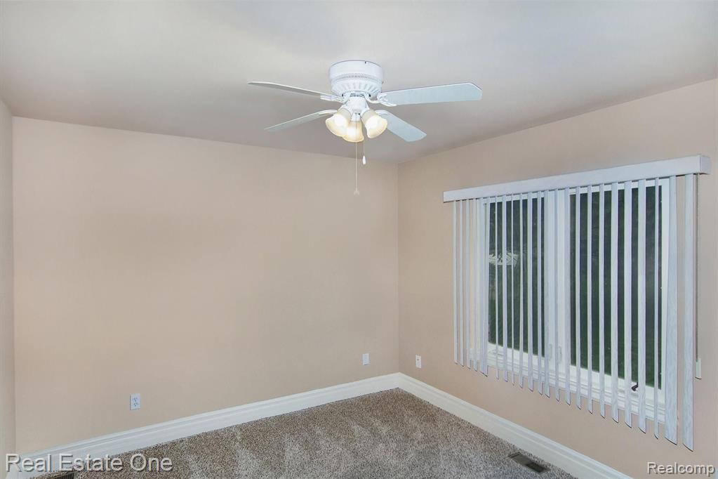 51900 Baker Road Chesterfield, MI 48047 - Photo 12 of 26
