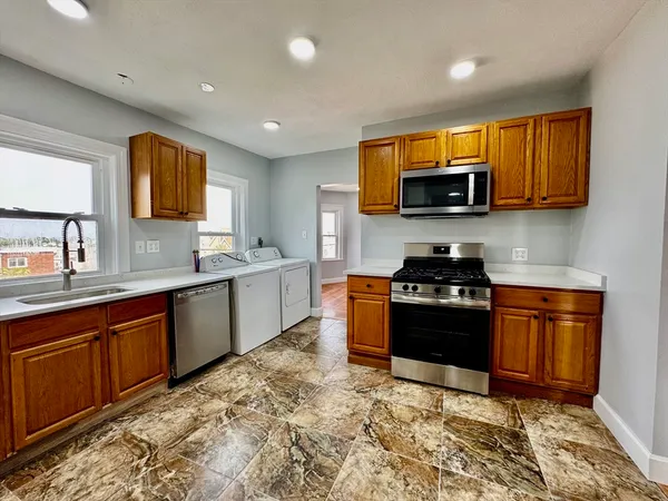 $3,600 | 228 Belmont Street, Unit 3, Malden, MA 02148