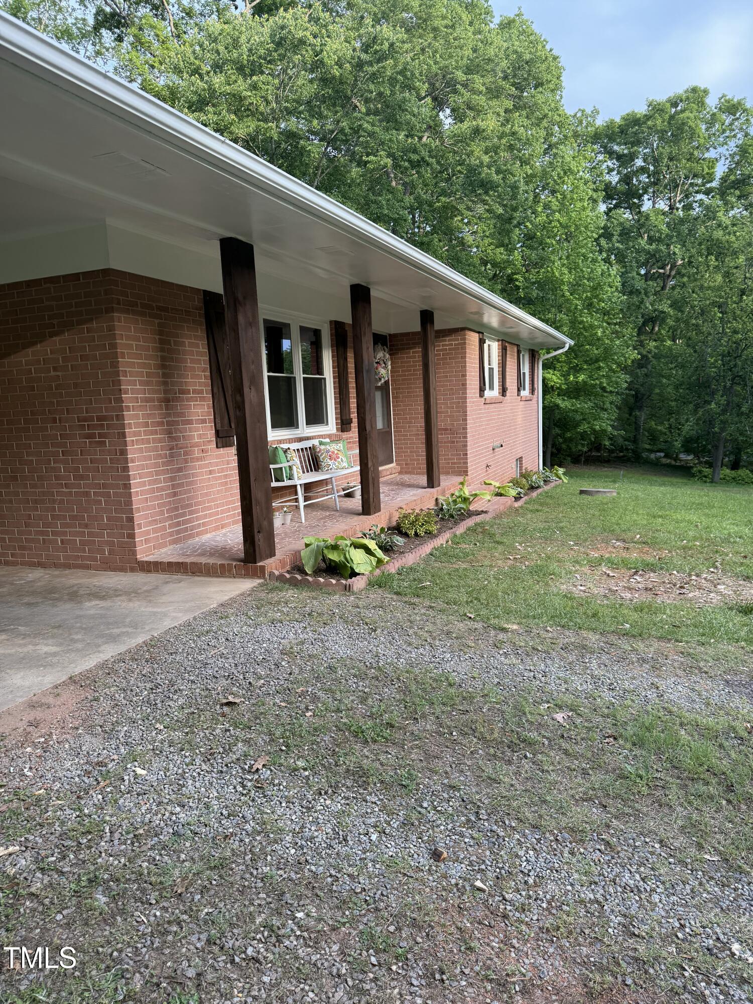 195 Horseshoe Road Madison, NC 27025 - Photo 3 of 45 IMG_9021