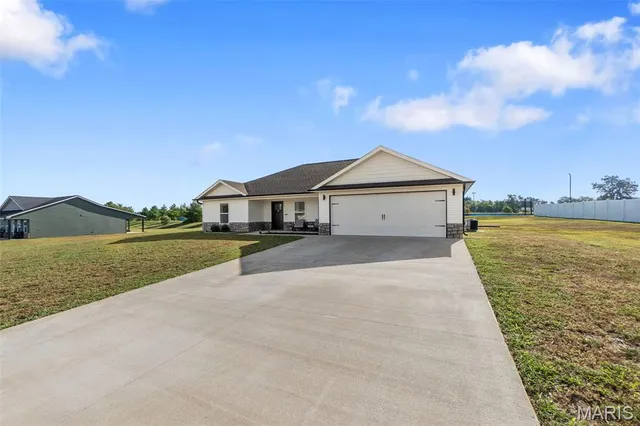 $304,900 | 148 Ridge Road, Oak Ridge, MO 63769