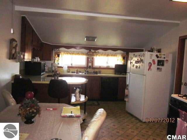 4061 Southwest County Line Road Sumner, MI 48889 - Photo 7 of 20 1771389-6.JPG