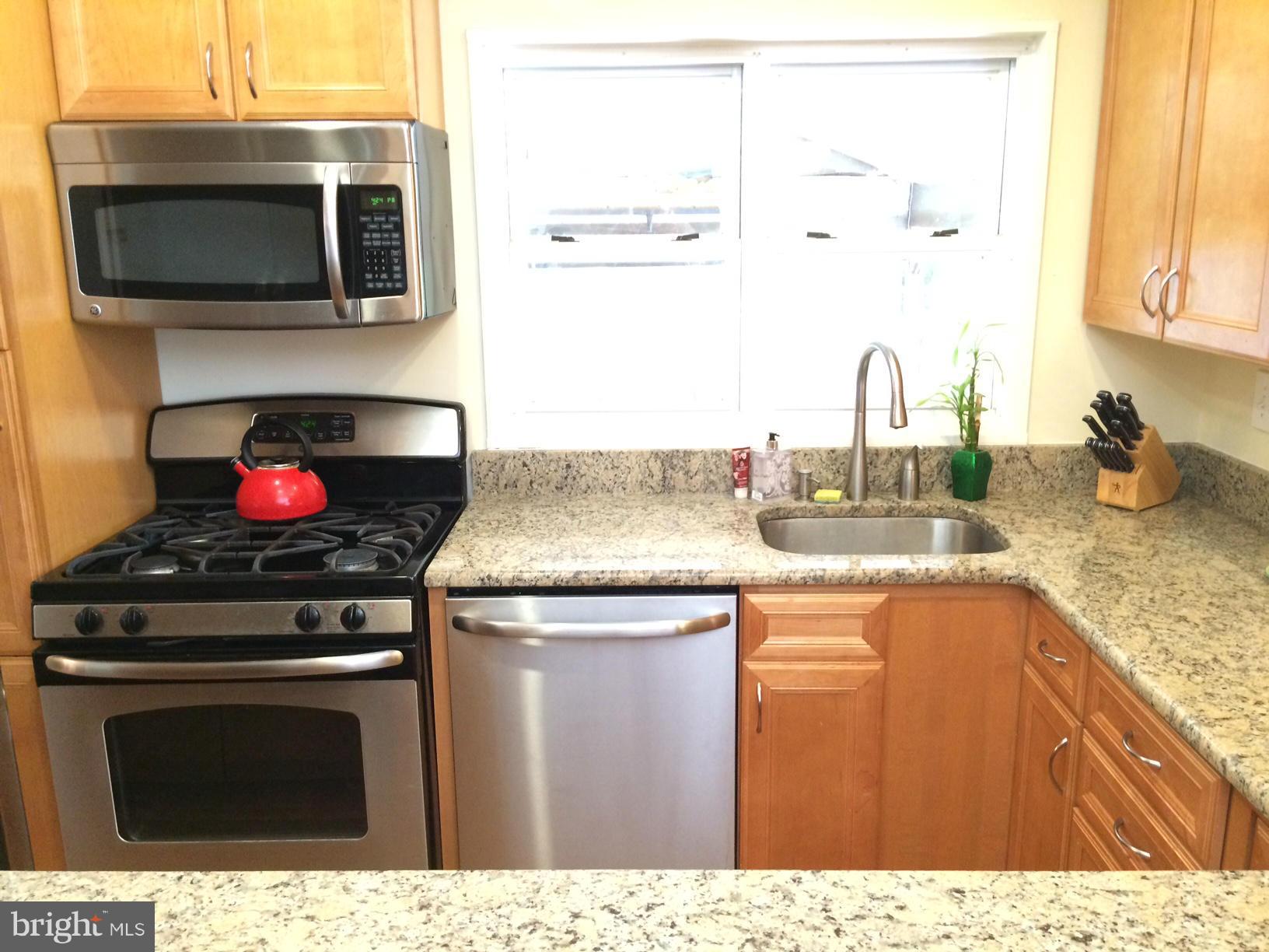 5408 Fremont Street Springfield, VA 22151 - Photo 10 of 16 Kitchen