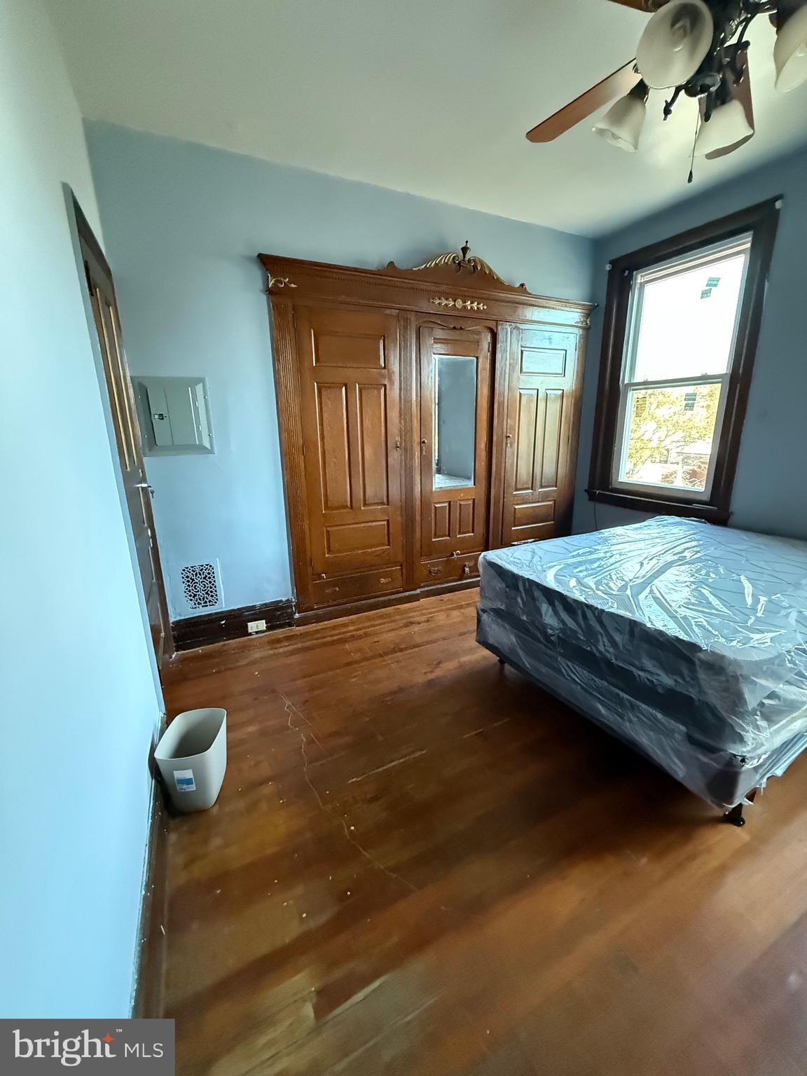 1236 North Redfield Street Philadelphia, PA 19151 - Photo 4 of 19 2nd Floor- Front Bedroom