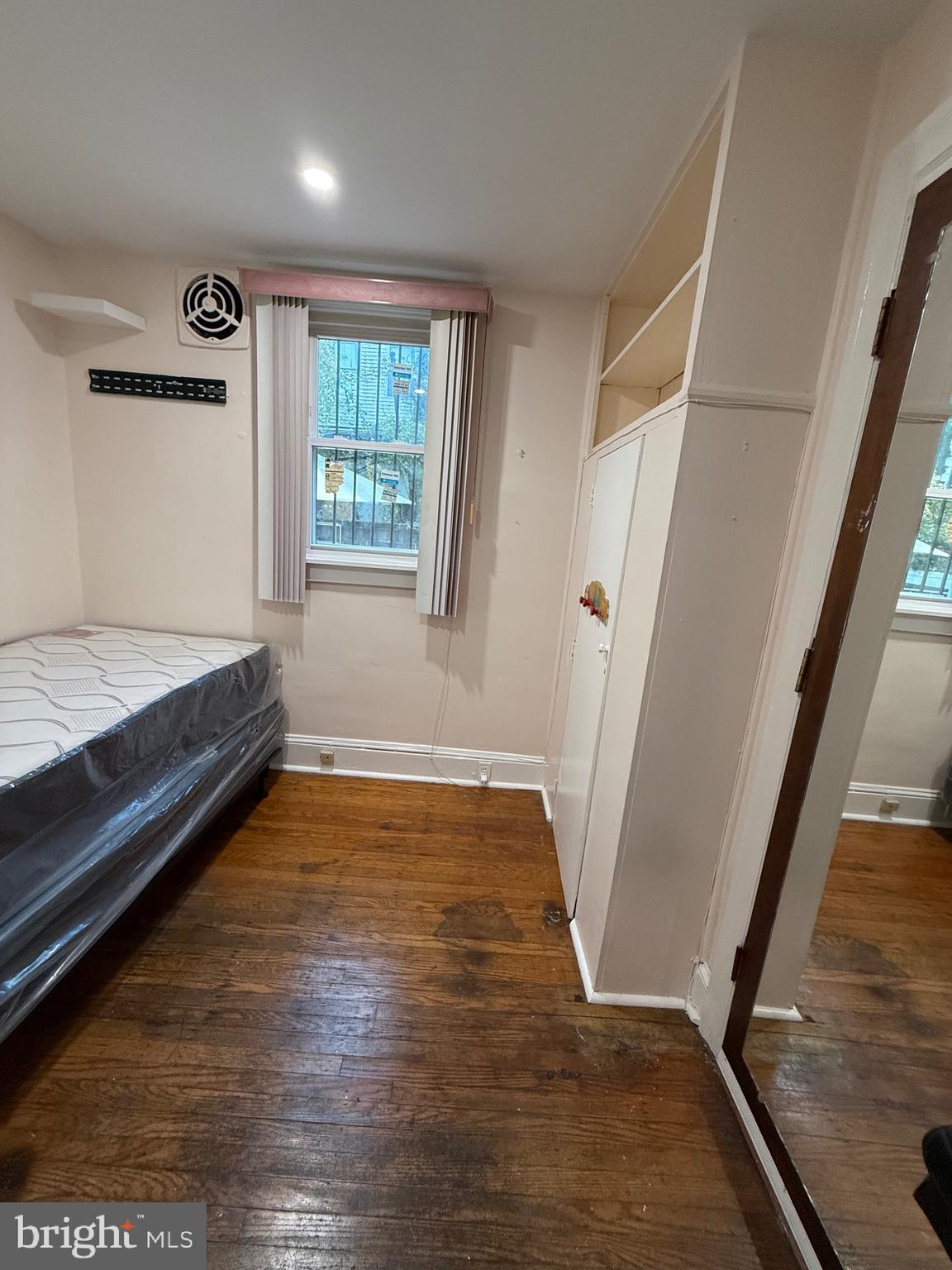1236 North Redfield Street Philadelphia, PA 19151 - Photo 6 of 19 1st Floor- Back Bedroom