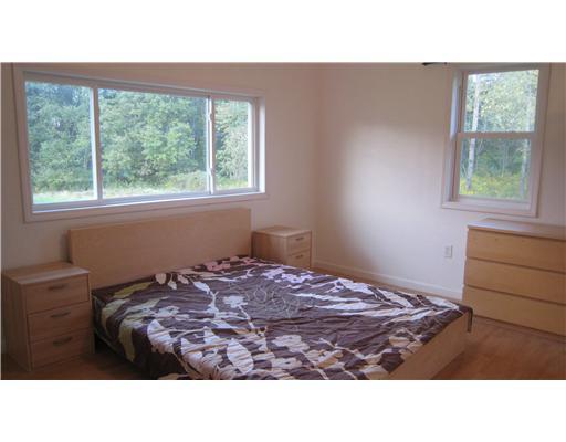 152 Winterset Road Economy, PA 15005 - Photo 12 of 18 Bedroom. Abundant windows flood this room with natural lighting. Laminate flooring and ceiling fan.