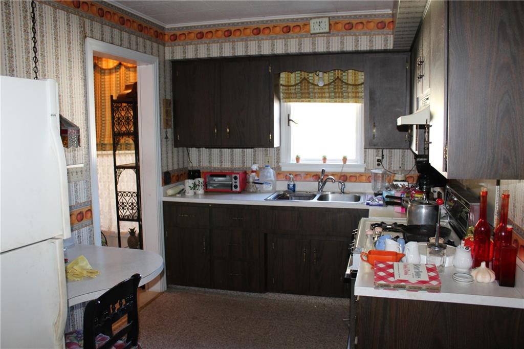 283 Freeport Road Creighton, PA 15030 - Photo 9 of 25 a room with furniture and window
