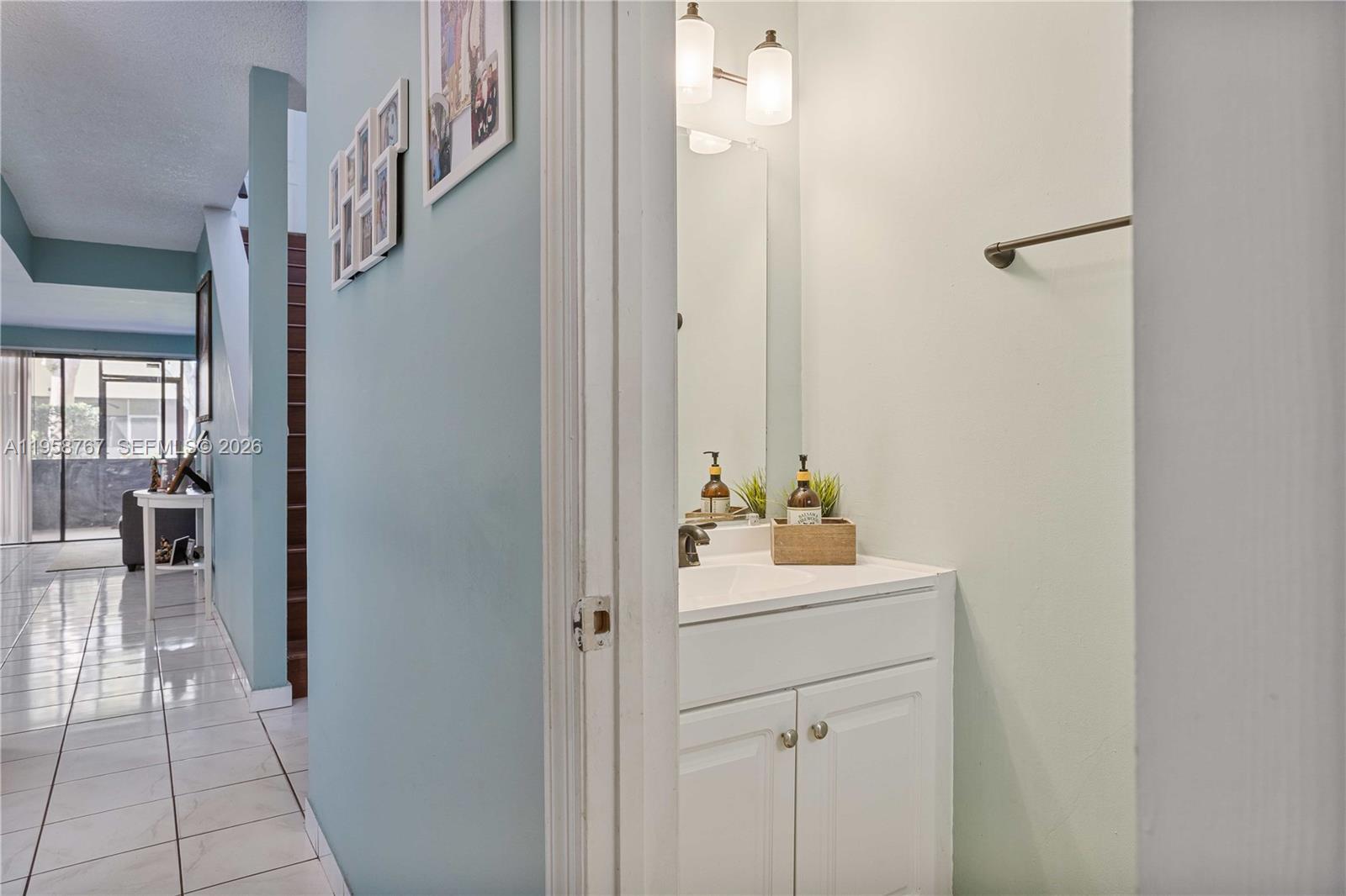 4713 North Pine Island Road Sunrise, FL 33351 - Photo 15 of 35