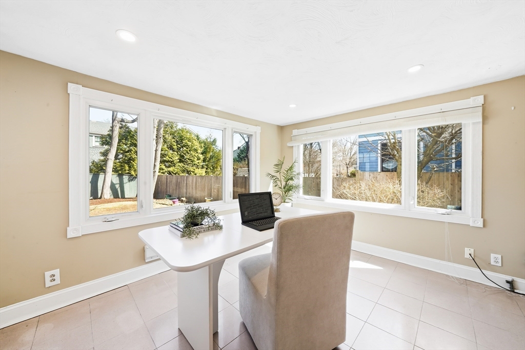 17 Woodhaven Road Newton, MA 02468 - Photo 22 of 41