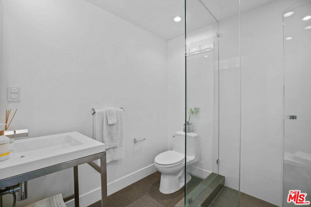 1857 North Beverly Drive Beverly Hills, CA 90210 - Photo 38 of 49