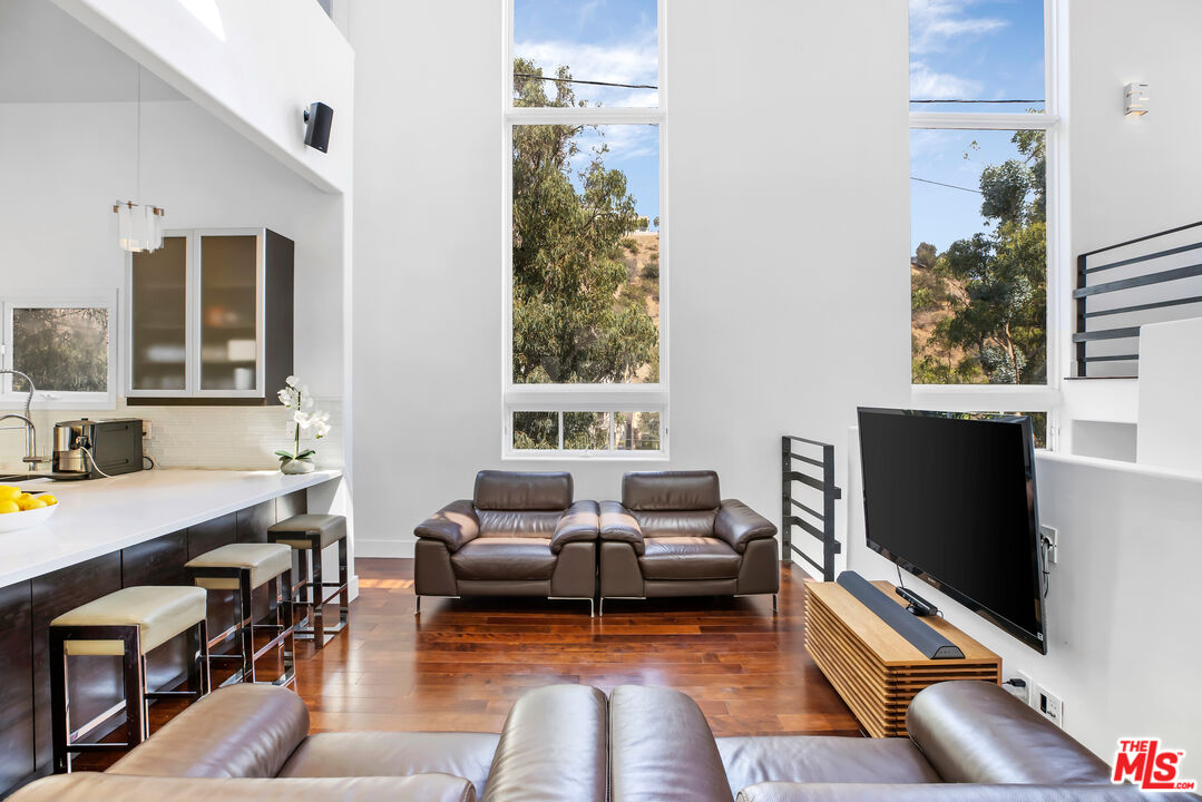 1857 North Beverly Drive Beverly Hills, CA 90210 - Photo 4 of 49