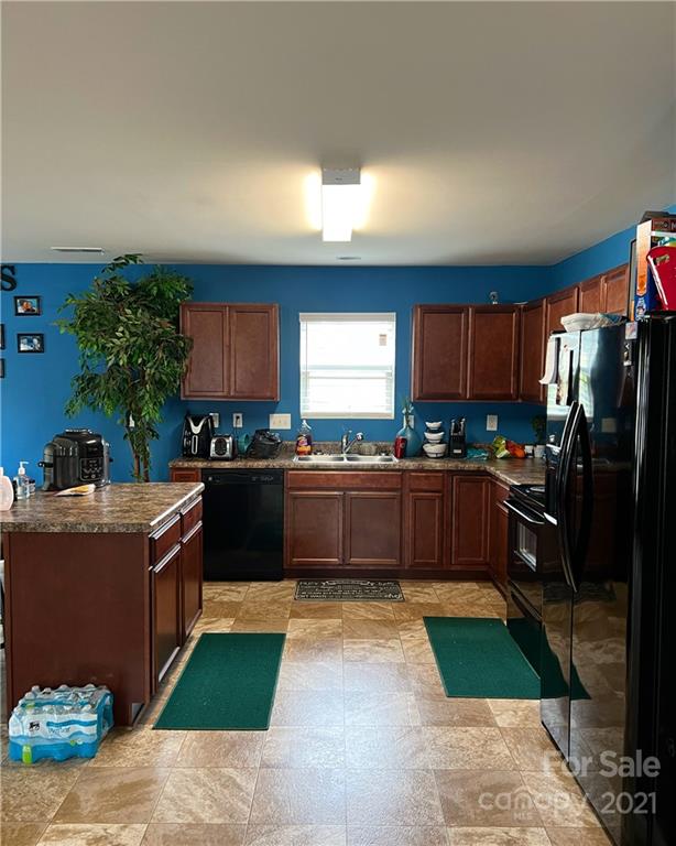 204 Dayton Road Dallas, NC 28034 - Photo 4 of 15 Gallery Image 4