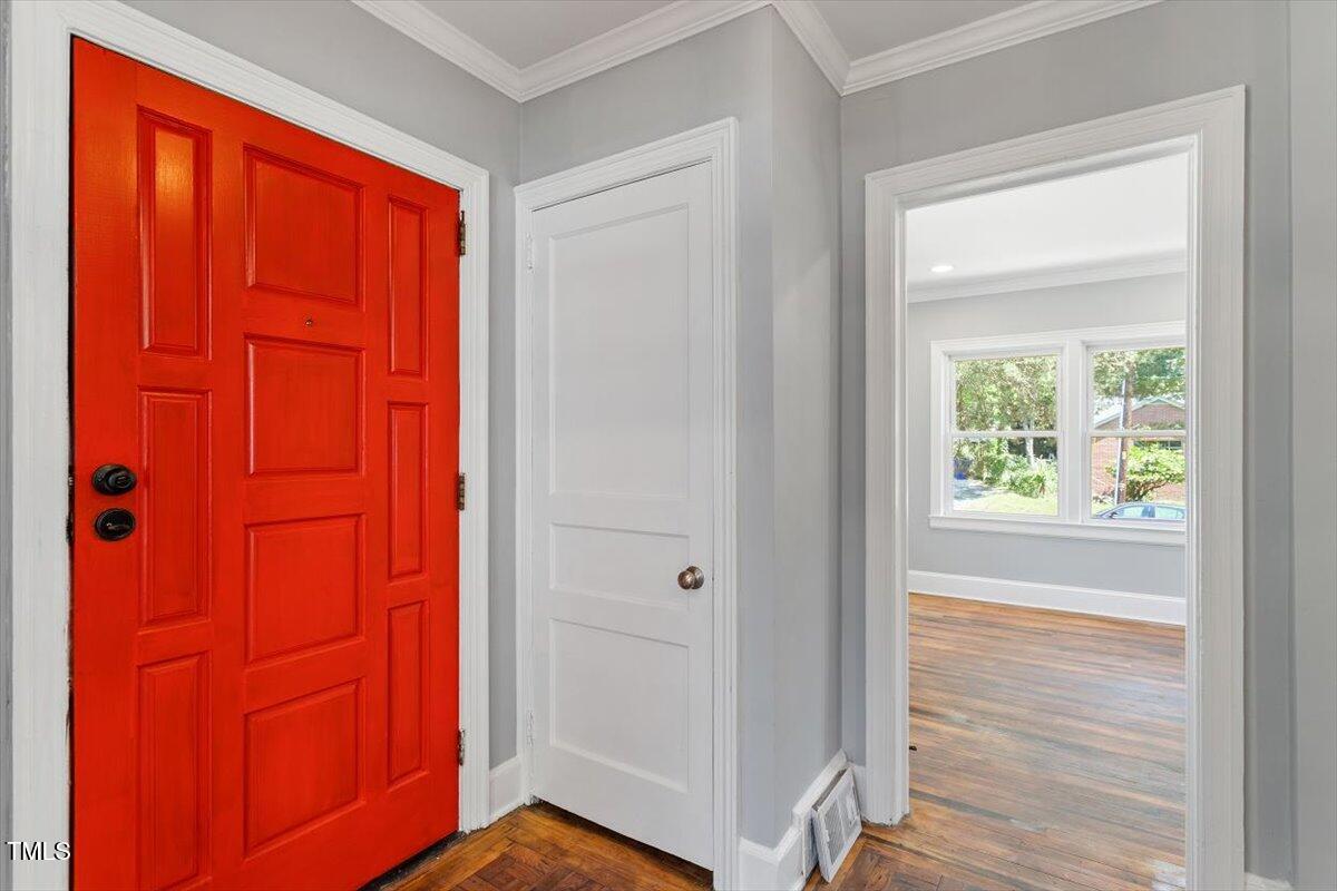 134 Nelson Street Durham, NC 27707 - Photo 16 of 26 134 Nelson Street Durham NC 27707 9 Coss