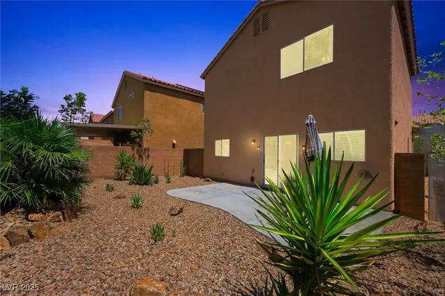 $2,000 | 10389 Calypso Cave Street, Las Vegas, NV 89141