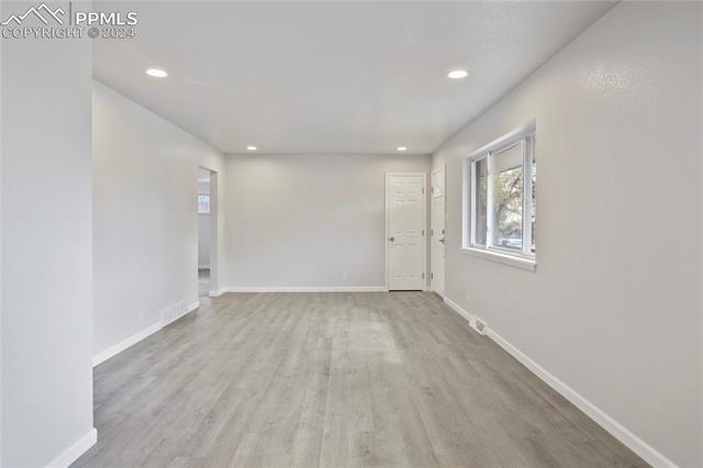 537 Yellowstone Road Colorado Springs, CO 80910 - Photo 5 of 7 Living room/ Entry