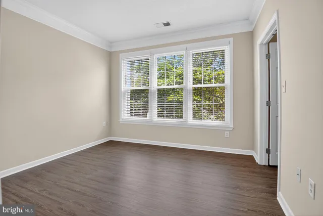 $399,900 | 503 Sunset View Terrace Southeast, Unit 208, Leesburg, VA 20175