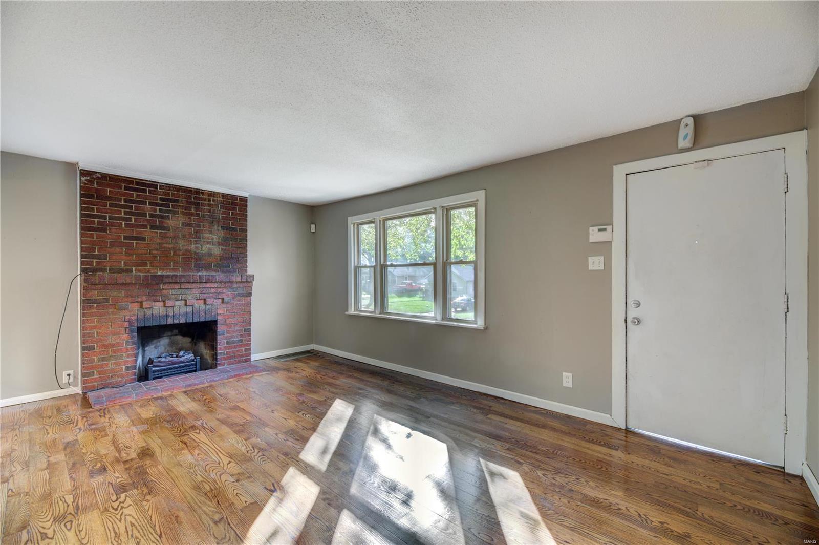 2998 Ridgeway Avenue St. Louis, MO 63114 - Photo 2 of 21 Gallery Image 2