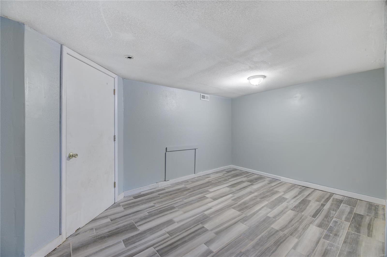 2998 Ridgeway Avenue St. Louis, MO 63114 - Photo 16 of 21 Gallery Image 16