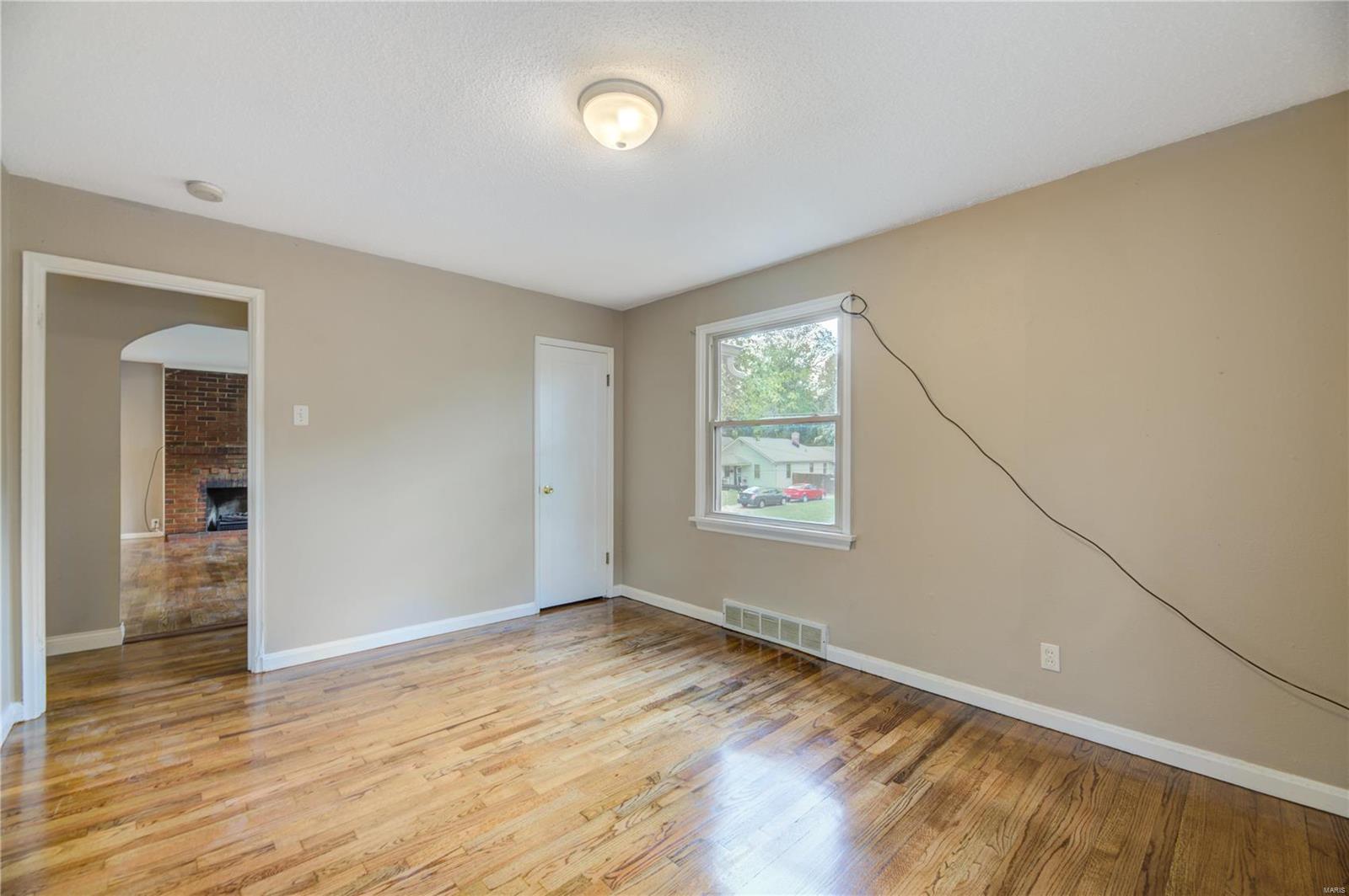 2998 Ridgeway Avenue St. Louis, MO 63114 - Photo 10 of 21 Gallery Image 10